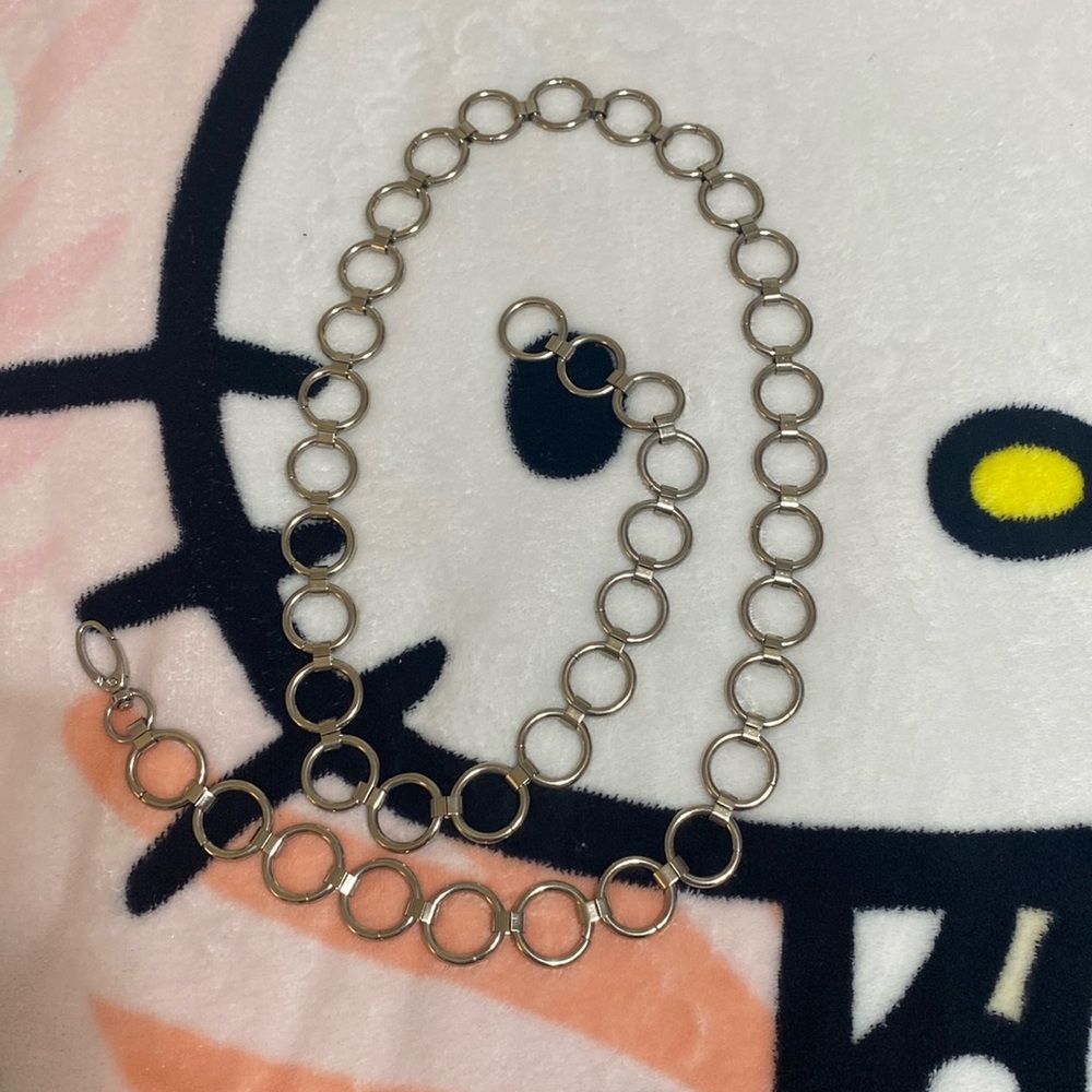 Chain belt.